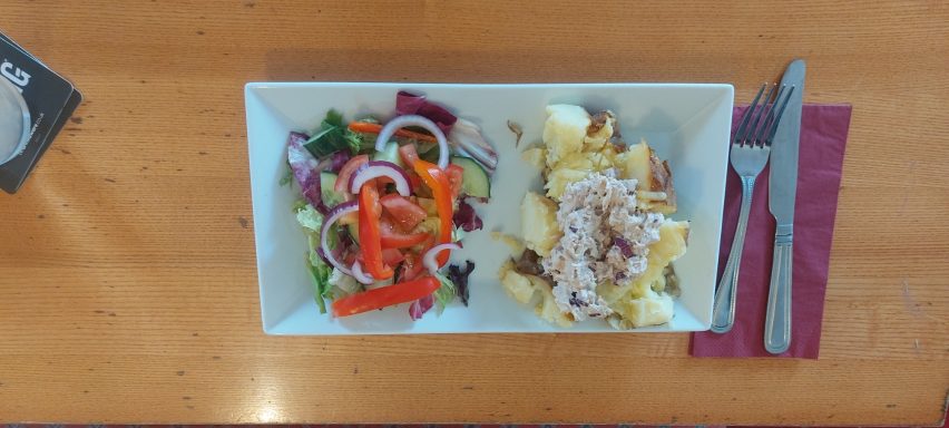 jacket potato with tuna